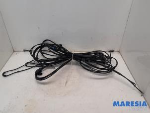 Gebruikte Cabriodak leiding hydraulisch Peugeot 308 CC (4B) 2.0 HDiF 16V Prijs € 300,00 Margeregeling aangeboden door Maresia Parts