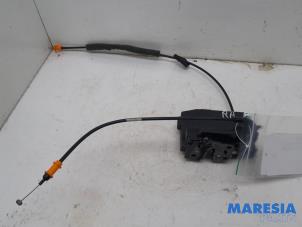 Gebruikte Deurslot Mechaniek 4Deurs rechts-achter Citroen C4 Picasso (3D/3E) 1.6 16V THP 155 Prijs € 40,00 Margeregeling aangeboden door Maresia Parts