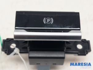 Gebruikte Handrem schakelaar Citroen C4 Picasso (3D/3E) 1.6 16V THP 155 Prijs € 20,00 Margeregeling aangeboden door Maresia Parts