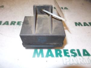 Gebruikte Relais Voorgloei Peugeot 306 (7A/C/S) 1.9 D,XND,XAD,XRAD Prijs € 25,00 Margeregeling aangeboden door Maresia Parts