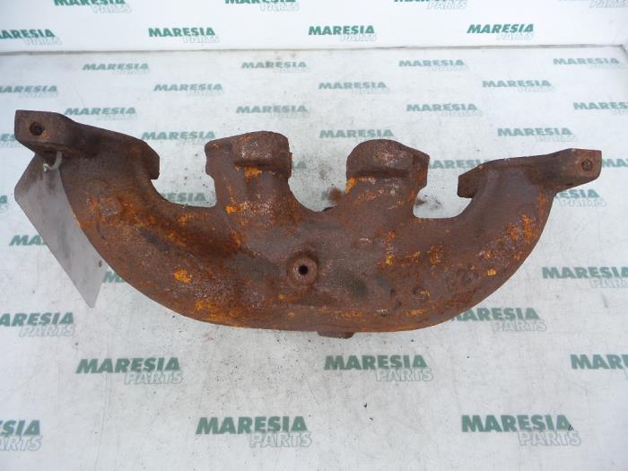 Gebruikte Spruitstuk Uitlaat Peugeot 206 (2A/C/H/J/S) 1.4 XR,XS,XT,Gentry Prijs € 50,00 Margeregeling aangeboden door Maresia Parts