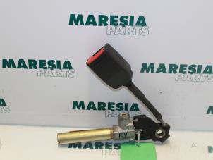 Gebruikte Gordelspanner rechts Renault R19 Prijs € 25,00 Margeregeling aangeboden door Maresia Parts