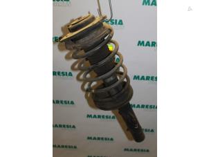 Gebruikte Mac Phersonpoot links-voor Peugeot 306 (7A/C/S) 1.4 XN,XR,XA,XRA Prijs € 25,00 Margeregeling aangeboden door Maresia Parts