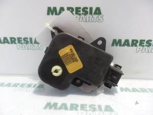 Gebruikte Kachelklep Motor Renault Laguna II (BG) 3.0 V6 24V Prijs € 25,00 Margeregeling aangeboden door Maresia Parts