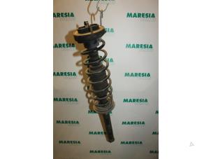 Gebruikte Achterpoot links Renault Twingo (C06) 1.2 Prijs € 25,00 Margeregeling aangeboden door Maresia Parts