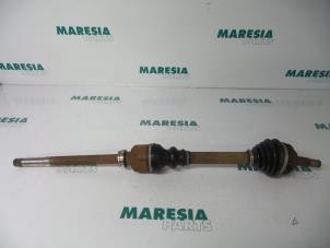Gebruikte Cardanas rechts-voor (VWA) Peugeot 206 SW (2E/K) 2.0 HDi Prijs € 45,00 Margeregeling aangeboden door Maresia Parts