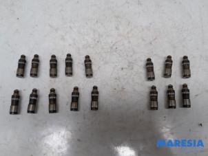 Gebruikte Klepstoter Renault Laguna III Estate (KT) 2.0 Turbo 16V GT Prijs € 30,00 Margeregeling aangeboden door Maresia Parts