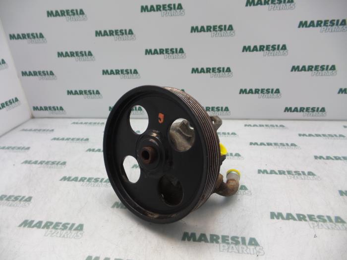 Stuurbekrachtiging Pomp van een Peugeot 306 (7A/C/S) 2.0 XSi,ST 1995