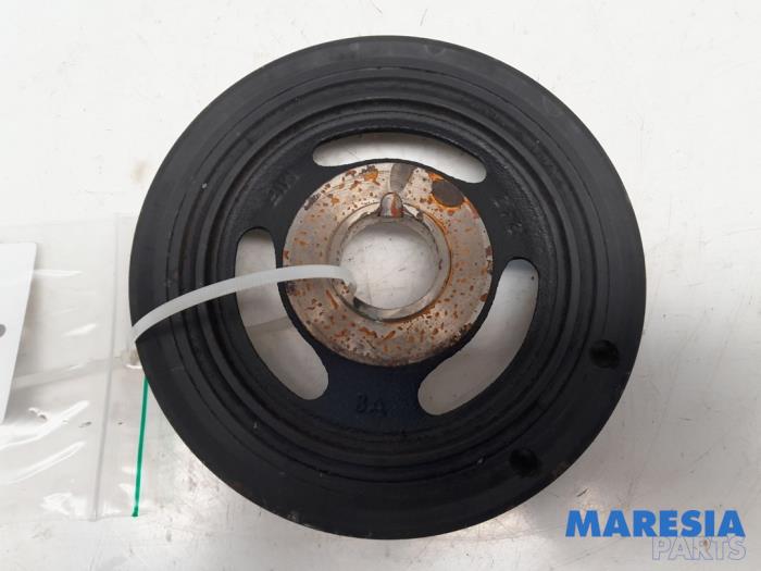 Gebruikte Poelie Krukas Citroen DS3 (SA) 1.6 e-HDi Prijs € 25,00 Margeregeling aangeboden door Maresia Parts