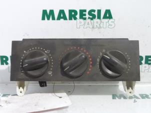 Gebruikte Kachel Bedieningspaneel Renault Kangoo Express (FC) 1.9 dTi; 1.9 dCi Prijs € 24,20 Inclusief btw aangeboden door Maresia Parts