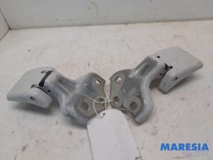 Gebruikte Scharnier deur rechts-achter Citroen Jumpy 1.5 Blue HDi 120 Prijs € 72,60 Inclusief btw aangeboden door Maresia Parts