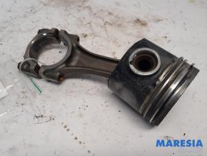 Gebruikte Drijfstang Iveco New Daily III 40C13 Prijs € 107,69 Inclusief btw aangeboden door Maresia Parts