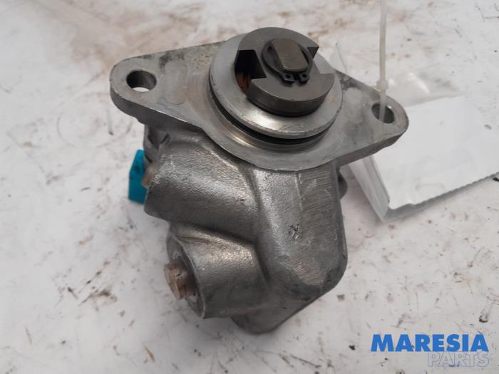 Stuurbekrachtiging Pomp van een Iveco New Daily III 40C13 2000