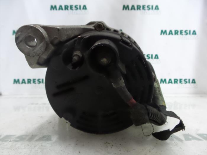 Dynamo van een Fiat Palio Weekend (178D) 1.2 MPI Fire 1999