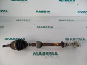 Gebruikte Cardanas links-voor (VWA) Renault Laguna I Grandtour (K56) 2.0 Prijs € 35,00 Margeregeling aangeboden door Maresia Parts