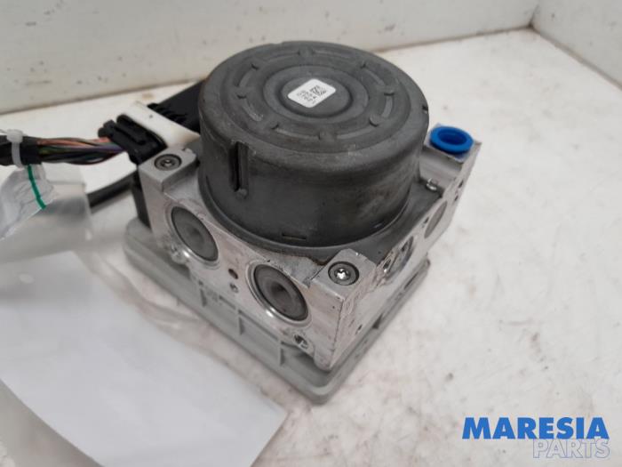 Gebruikte ABS Pomp Peugeot 208 I (CA/CC/CK/CL) 1.4 16V Prijs € 69,99 Margeregeling aangeboden door Maresia Parts