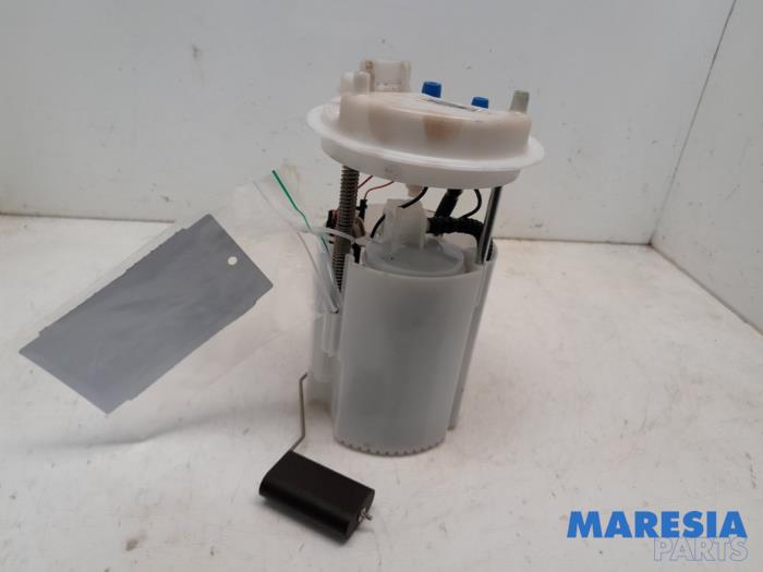 Gebruikte Tank element Pomp Fiat Punto III (199) 0.9 TwinAir Turbo 100 Prijs € 40,00 Margeregeling aangeboden door Maresia Parts