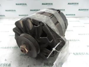 Gebruikte Dynamo Renault Espace (J/S6) 2.2 i Prijs € 39,99 Margeregeling aangeboden door Maresia Parts