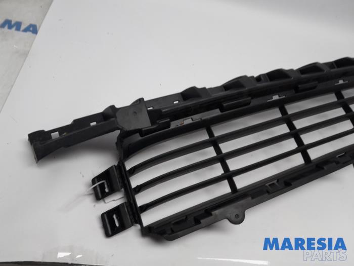 Grille van een Fiat Talento 2.0 EcoJet BiTurbo 145 2020