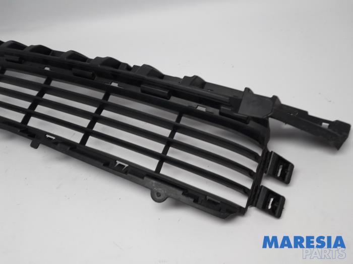 Grille van een Fiat Talento 2.0 EcoJet BiTurbo 145 2020