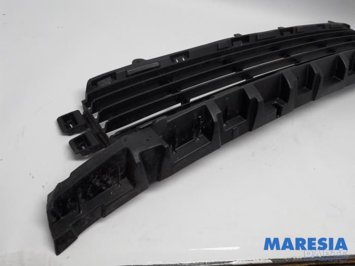 Grille van een Fiat Talento 2.0 EcoJet BiTurbo 145 2020