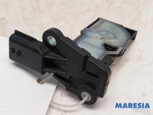 Gebruikte Luchthoeveelheidsmeter Fiat Talento 2.0 EcoJet BiTurbo 145 Prijs € 60,50 Inclusief btw aangeboden door Maresia Parts