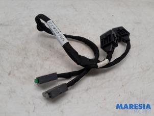 Gebruikte USB stekker Citroen C4 Grand Picasso (3A) 1.6 16V VTi 120 Prijs € 30,00 Margeregeling aangeboden door Maresia Parts