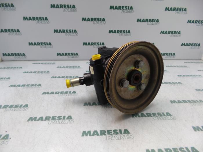 Gebruikte Servopomp Fiat Punto I (176) 60 1.2 i.e. Selecta Prijs € 40,00 Margeregeling aangeboden door Maresia Parts