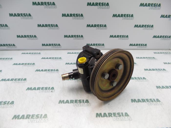 Gebruikte Servopomp Fiat Punto I (176) 85 1.2 MPi 16V ELX,Sport Prijs € 40,00 Margeregeling aangeboden door Maresia Parts