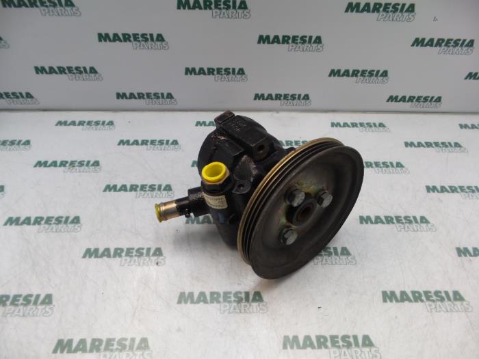 Gebruikte Servopomp Fiat Punto I (176) 85 1.2 MPi 16V ELX,Sport Prijs € 40,00 Margeregeling aangeboden door Maresia Parts