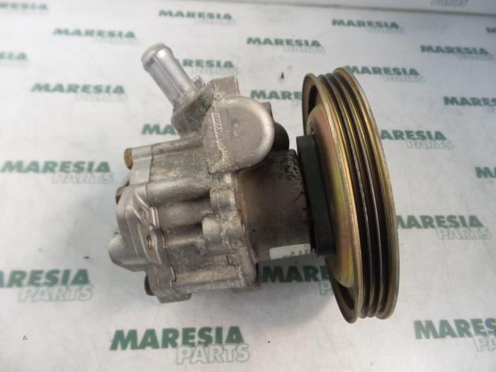 Gebruikte Servopomp Fiat Punto I (176) 60 1.2 i.e. Selecta Prijs € 50,00 Margeregeling aangeboden door Maresia Parts