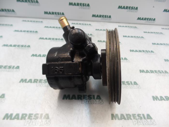 Gebruikte Servopomp Fiat Punto I (176) 85 1.2 MPi 16V ELX,Sport Prijs € 40,00 Margeregeling aangeboden door Maresia Parts