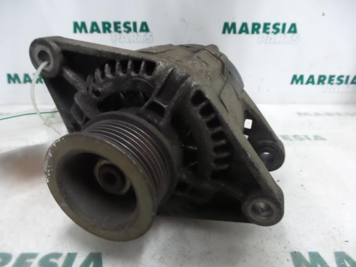 Gebruikte Dynamo Fiat Barchetta (183) 1.8 16V Prijs € 50,00 Margeregeling aangeboden door Maresia Parts