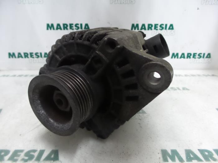 Gebruikte Dynamo Fiat Marea Weekend (185BX/CX) 1.9 Tds 100 ELX Prijs € 40,00 Margeregeling aangeboden door Maresia Parts