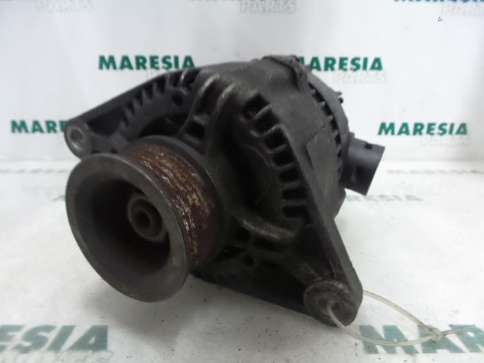 Gebruikte Dynamo Fiat Marea Weekend (185BX/CX) 1.9 Tds 75 SX Prijs € 40,00 Margeregeling aangeboden door Maresia Parts