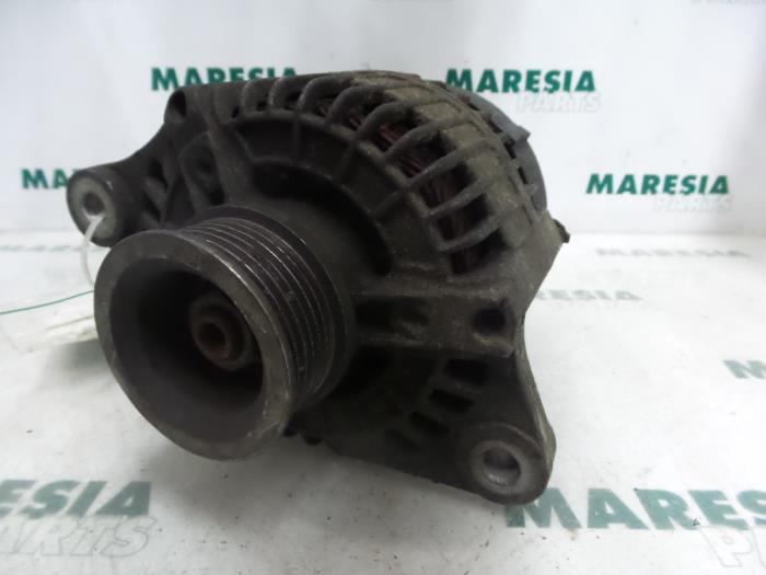 Gebruikte Dynamo Fiat Marea (185AX) 1.8 ELX 16V Prijs € 40,00 Margeregeling aangeboden door Maresia Parts
