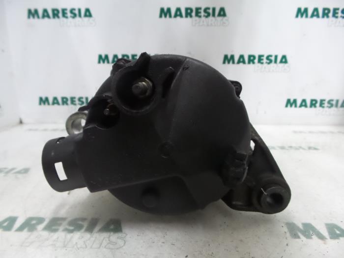 Dynamo van een Fiat Marea (185AX) 1.6 SX,ELX 16V 1997