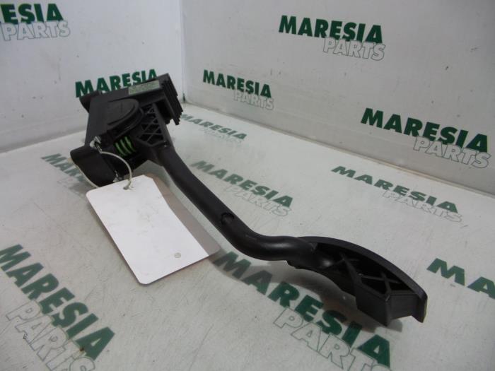 Gaspedaalpositie Sensor van een Alfa Romeo 147 (937) 1.9 JTD 115 2004