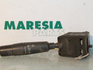 Gebruikte Knipperlicht Schakelaar Peugeot 106 I 1.0i Prijs € 25,00 Margeregeling aangeboden door Maresia Parts