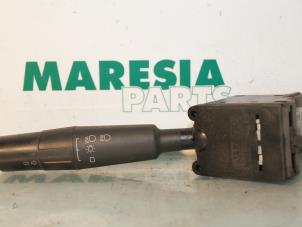 Gebruikte Richtingaanwijzer Schakelaar Peugeot 106 I 1.6 XSi Prijs € 25,00 Margeregeling aangeboden door Maresia Parts