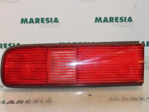 Gebruikte Achterlicht rechts Renault Safrane II 2.0 16V RTE,RXE Prijs € 20,00 Margeregeling aangeboden door Maresia Parts