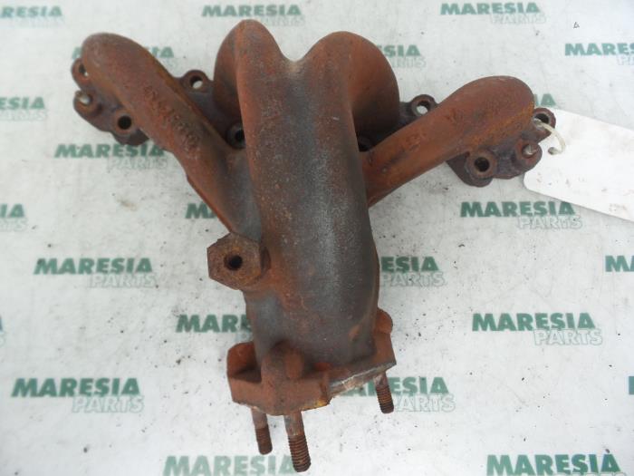 Gebruikte Spruitstuk Uitlaat Fiat Bravo (182A) 1.2 16V Prijs € 35,00 Margeregeling aangeboden door Maresia Parts