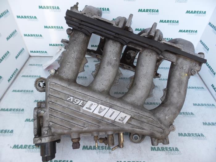 Gebruikte Spruitstuk Inlaat Lancia Delta (836) 1.6 16V HPE Prijs € 35,00 Margeregeling aangeboden door Maresia Parts