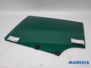 Gebruikte Deurruit 4Deurs links-achter Peugeot 3008 I (0U/HU) 1.6 16V THP 155 Prijs € 30,00 Margeregeling aangeboden door Maresia Parts