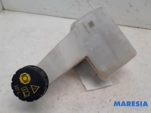 Gebruikte Hoofdremcilinder Citroen C4 Berline (BA/BB/BC) ë-C4 50 kWh Prijs € 44,95 Margeregeling aangeboden door Maresia Parts