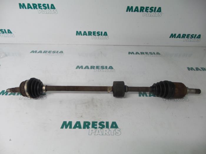 Gebruikte Steekas rechts-voor Fiat Punto I (176) 85 1.2 MPi 16V ELX,Sport Prijs € 35,00 Margeregeling aangeboden door Maresia Parts