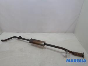 Gebruikte Uitlaat Middendemper Renault Captur (2R) 1.2 TCE 16V EDC Prijs € 75,00 Margeregeling aangeboden door Maresia Parts