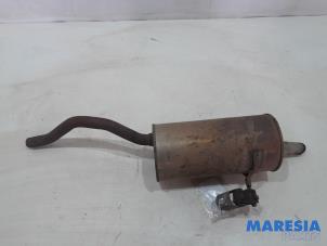 Gebruikte Uitlaat Einddemper Renault Captur (2R) 1.2 TCE 16V EDC Prijs € 35,00 Margeregeling aangeboden door Maresia Parts