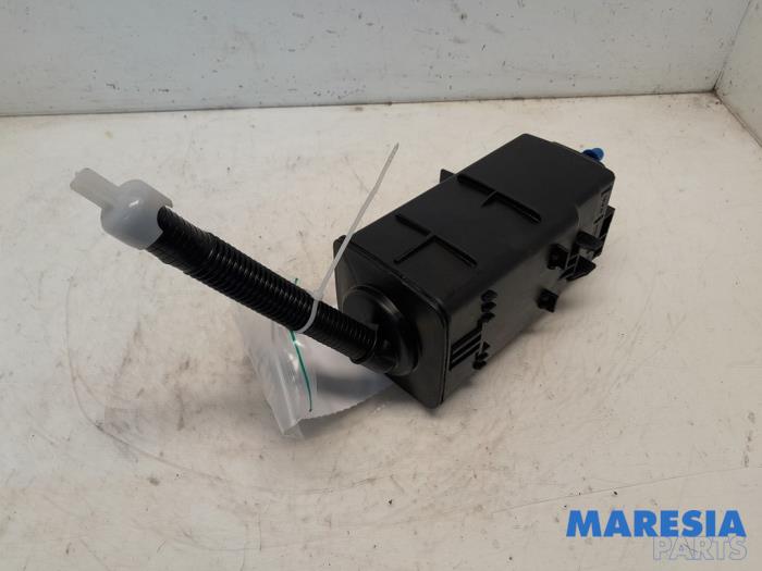 Gebruikte Koolstoffilter Citroen C4 Cactus (0B/0P) 1.2 PureTech 110 12V Prijs € 19,95 Margeregeling aangeboden door Maresia Parts