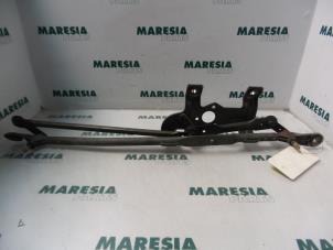 Gebruikte Ruitenwis Mechaniek Lancia Delta (836) 1.6 i.e. Prijs € 35,00 Margeregeling aangeboden door Maresia Parts